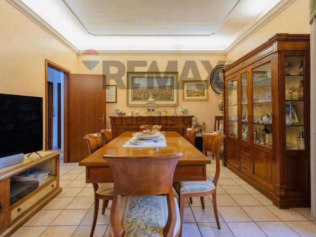 Appartamento in vendita di 114 m² in Via IV Novembre, 134