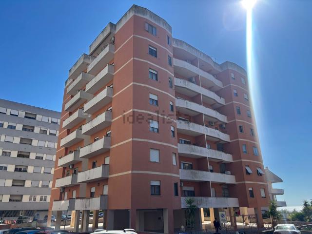 Appartamento in vendita di 114 m² in Via Monti Cimini, 2