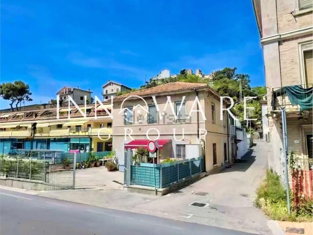 Appartamento in vendita di 114 m² in Via Madonna degli Angeli, 10