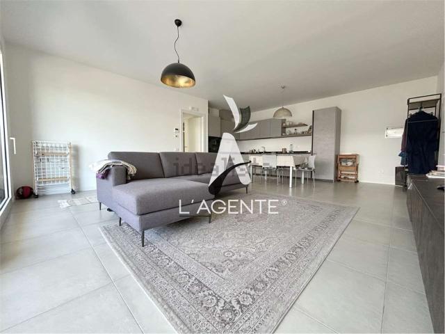 Appartamento in vendita di 114 m² in Via Martiri della Libertà