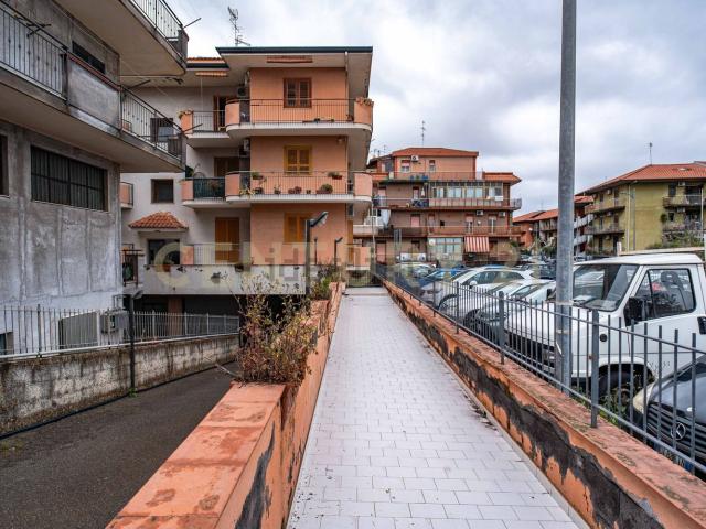 Appartamento in vendita di 114 m² in Via Salvo D&apos Acquisto, 42