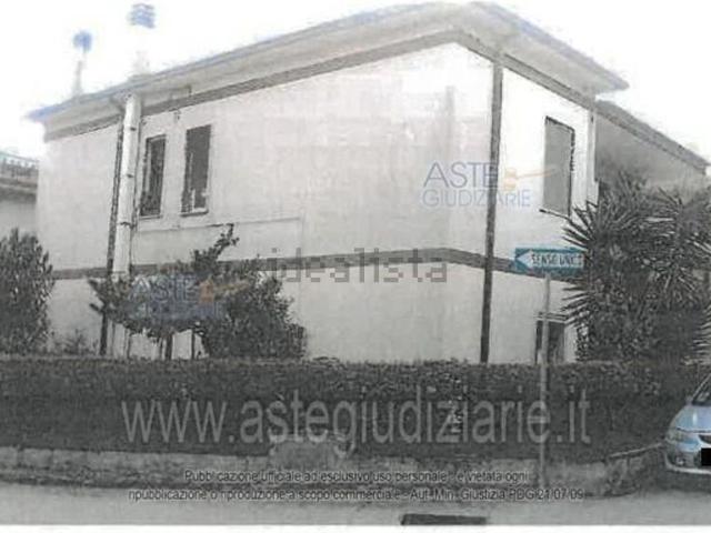 Appartamento in vendita di 114 m² in Via Pozzoni