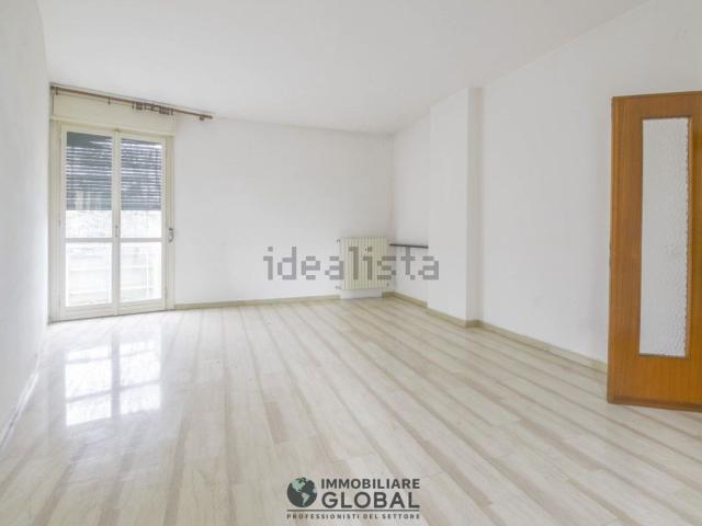 Appartamento in vendita di 114 m² in Via Pietro Giardini, 378
