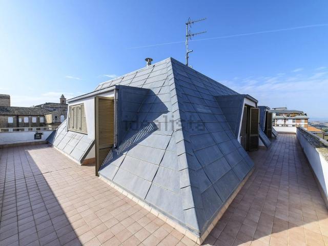 Appartamento in vendita di 114 m² in Via Roma, 21