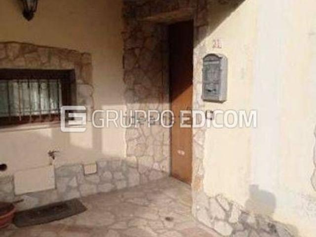 Appartamento in vendita di 114 m² in Viale Fiume Tacina