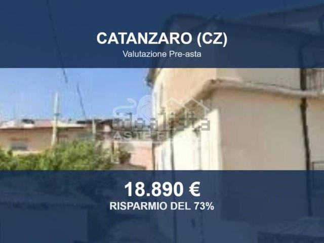 Appartamento in vendita di 114 m² in Viale Fiume Mesima, 21