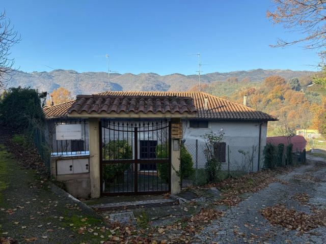 Appartamento in vendita di 114 m² in Contrada Collepiccolo, 2