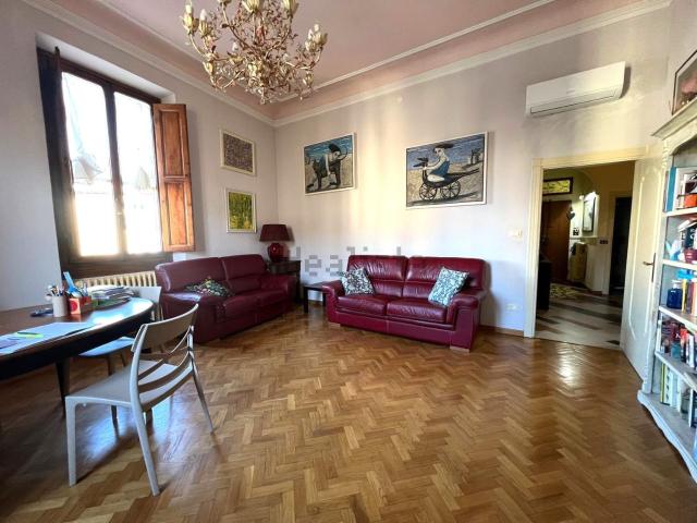 Appartamento in vendita di 114 m² in Piazza Bernardo Tanucci