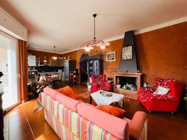 Appartamento in vendita di 114 m² in Piazza Dante, 13