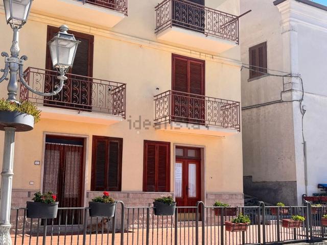 Appartamento in vendita di 114 m² in Piazza Santissima Annunziata