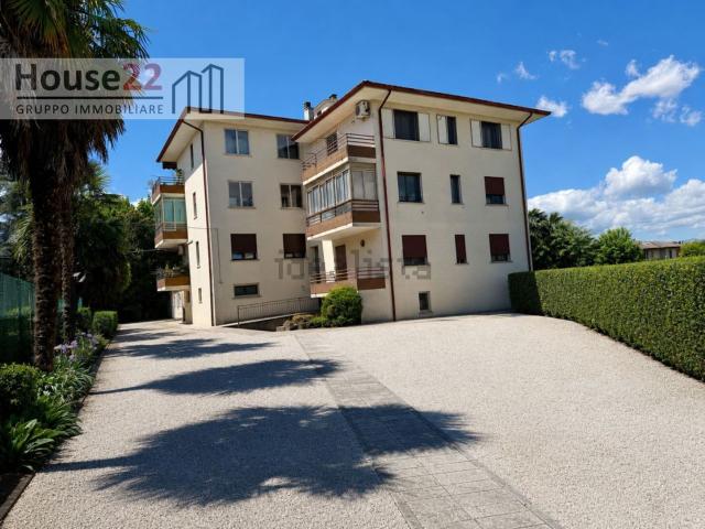 Appartamento in vendita di 114 m² in Strada Postumia, 207