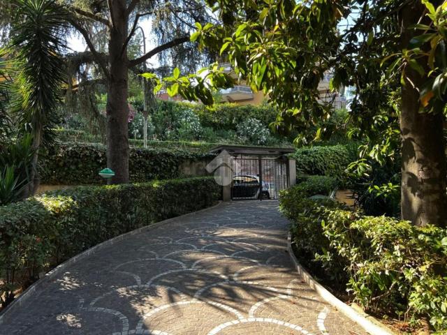 Appartamento in vendita di 115 m² in Via Gino Funaioli