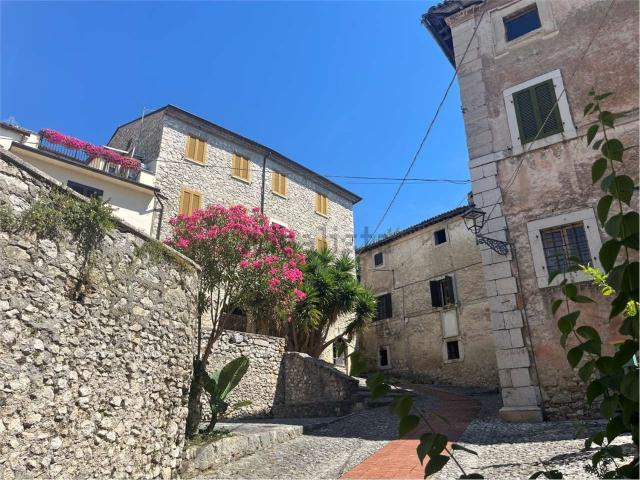 Appartamento in vendita di 115 m² in Via Castel Briccoli