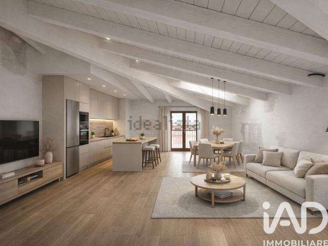 Appartamento in vendita di 115 m² in Via 3 Novembre, 10
