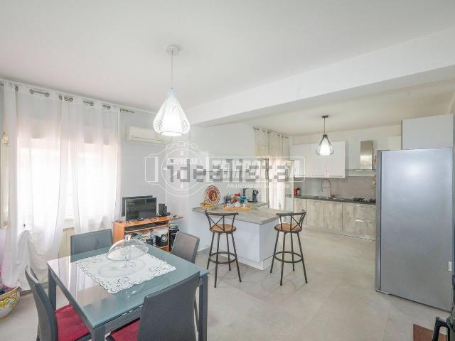 Appartamento in vendita di 115 m² in Via Comunale Sperone