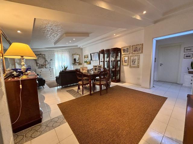 Appartamento in vendita di 115 m² in Via Cave di Peperino, 50