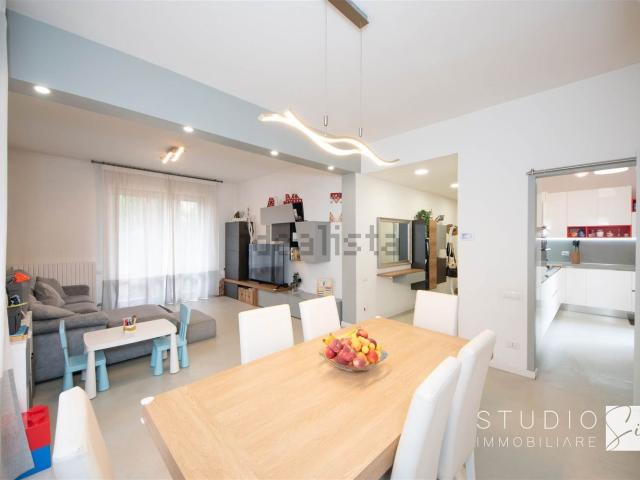 Appartamento in vendita di 115 m² in Via Caduti del Lavoro