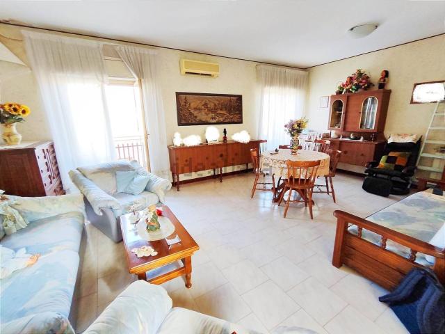 Appartamento in vendita di 115 m² in Via Calanna