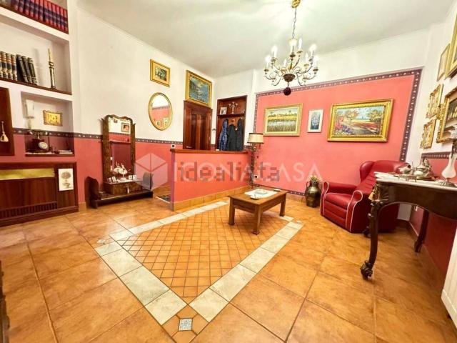 Appartamento in vendita di 115 m² in Via Camillo Benso di Cavour, 87
