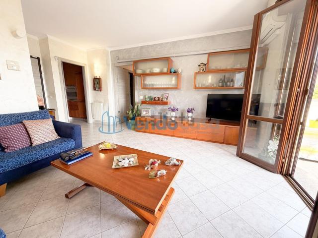 Appartamento in vendita di 115 m² in Via Carlo Salerno, 81