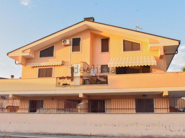 Appartamento in vendita di 115 m² in Via Casette