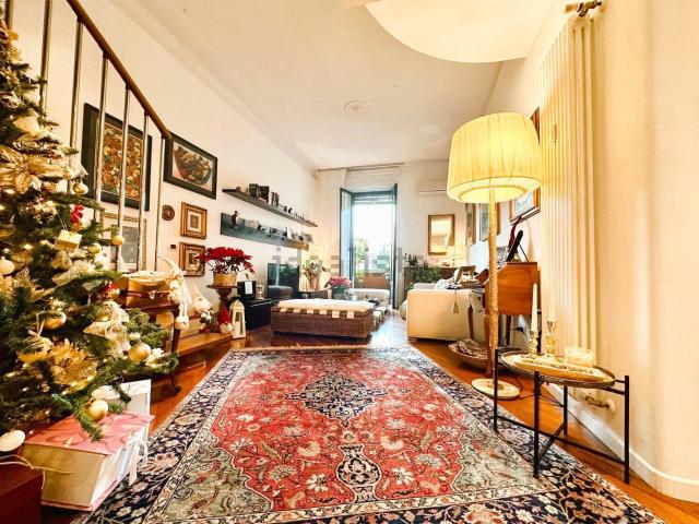Appartamento in vendita di 115 m² in Via Cesare Tallone, 2