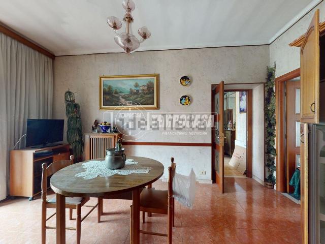 Appartamento in vendita di 115 m² in Via Crescentino, 1