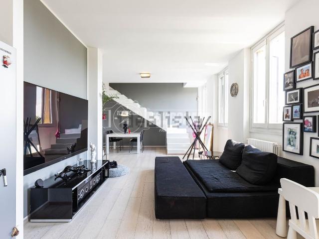 Appartamento in vendita di 115 m² in Via Cristoforo Colombo, 35