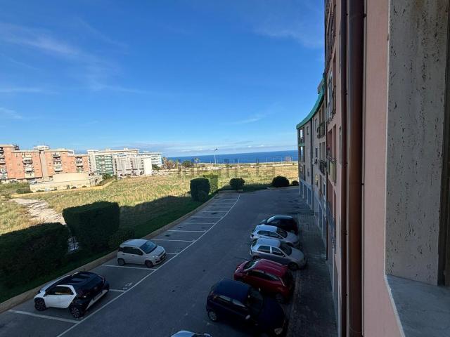 Appartamento in vendita di 115 m² in Via Achille Adorno