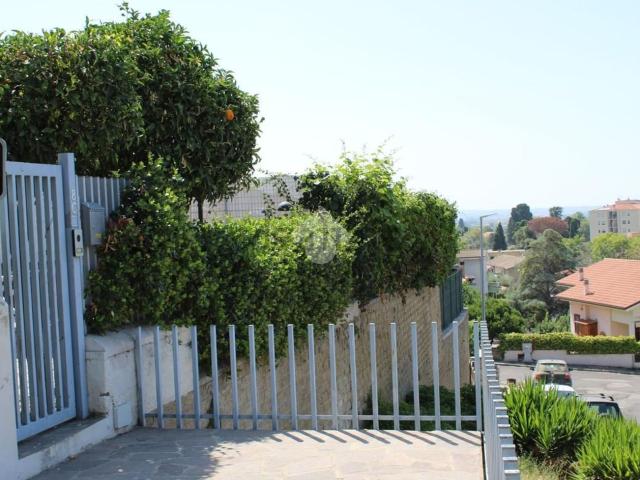 Appartamento in vendita di 115 m² in Via Adriano Casteleschi, 8