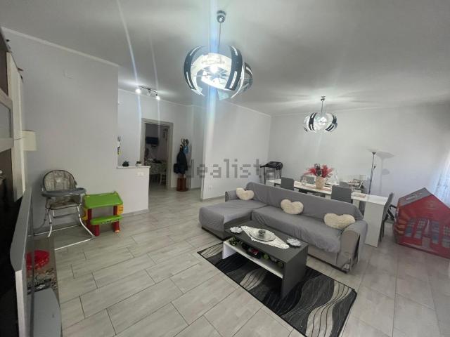 Appartamento in vendita di 115 m² in Via Alcione, 4