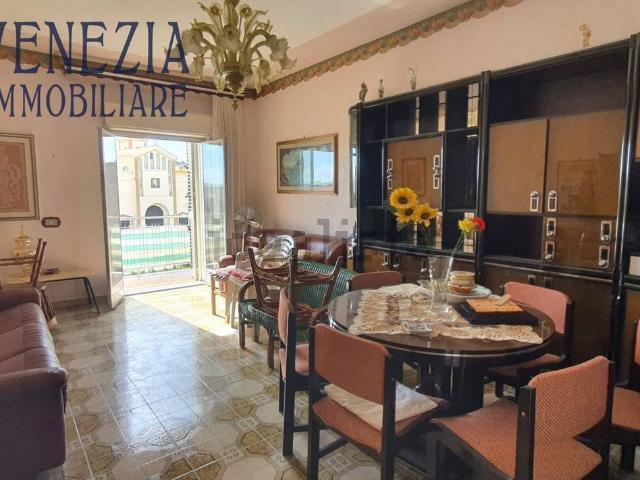 Appartamento in vendita di 115 m² in Via Alcide De Gasperi