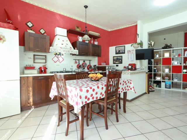 Appartamento in vendita di 115 m² in Via Alento, 3