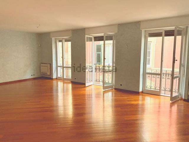 Appartamento in vendita di 115 m² in Via Algeria