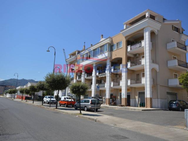 Appartamento in vendita di 115 m² in Via Aquitania, 96