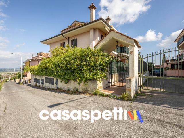 Appartamento in vendita di 115 m² in Via Aterno, 69