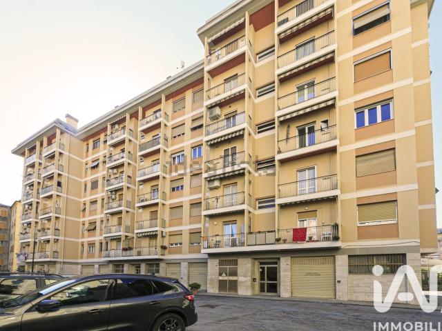 Appartamento in vendita di 115 m² in Via Borzoli