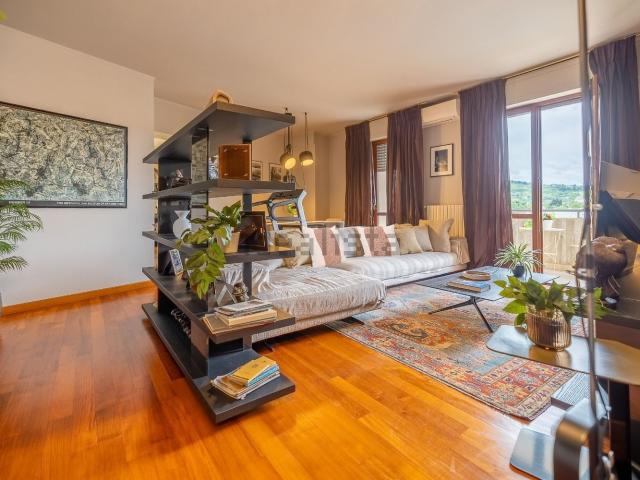 Appartamento in vendita di 115 m² in Via G. Donizetti, 23
