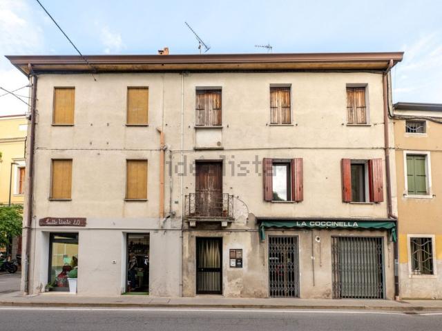 Appartamento in vendita di 115 m² in Via G. Garibaldi