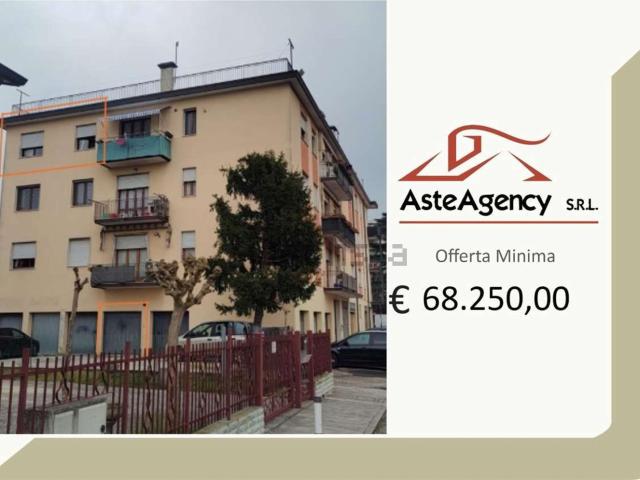 Appartamento in vendita di 115 m² in Via Gardone, 2