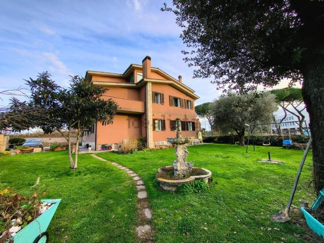 Appartamento in vendita di 115 m² in Via Ghisalba, 134