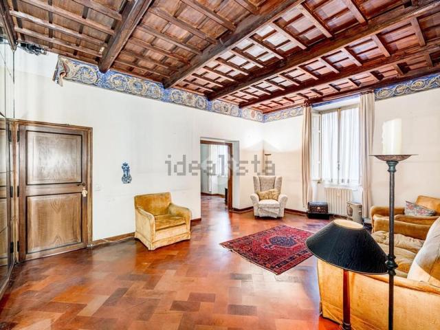 Appartamento in vendita di 115 m² in Via Giùlia