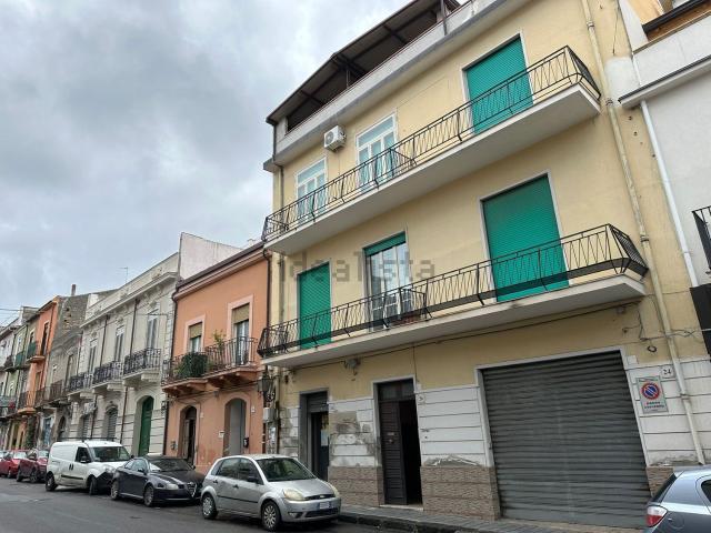Appartamento in vendita di 115 m² in Via Giuseppe Garibaldi, 28