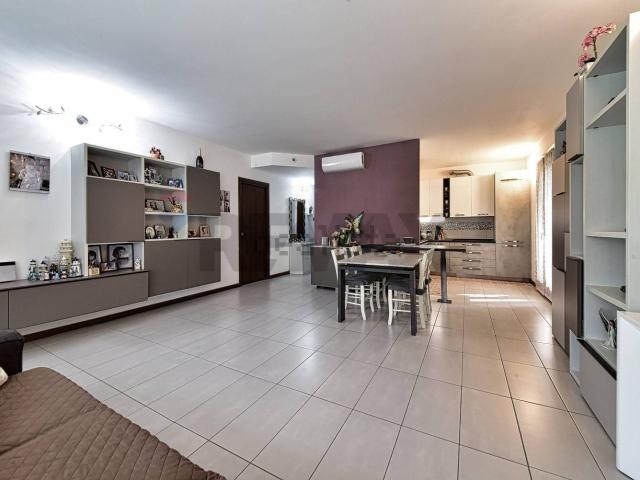 Appartamento in vendita di 115 m² in Via Giuseppe Garibaldi, 4