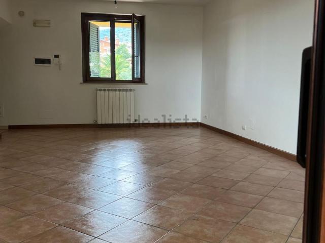 Appartamento in vendita di 115 m² in Via Giuseppe di Vittorio