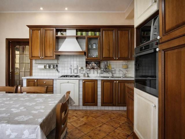 Appartamento in vendita di 115 m² in Via Giuseppe Trinchi, 1