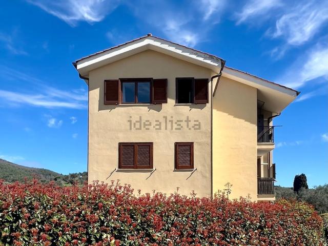 Appartamento in vendita di 115 m² in Via Giacomo Leopardi, 101
