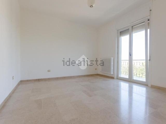 Appartamento in vendita di 115 m² in Via Giacomo Matteotti, 8