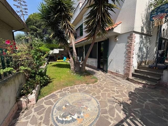 Appartamento in vendita di 115 m² in Via Ginestreto, 44