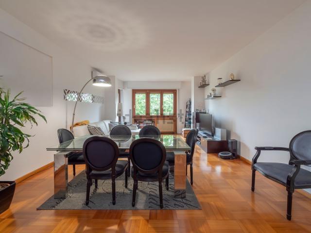 Appartamento in vendita di 115 m² in Via Giovanni Pascoli, 21